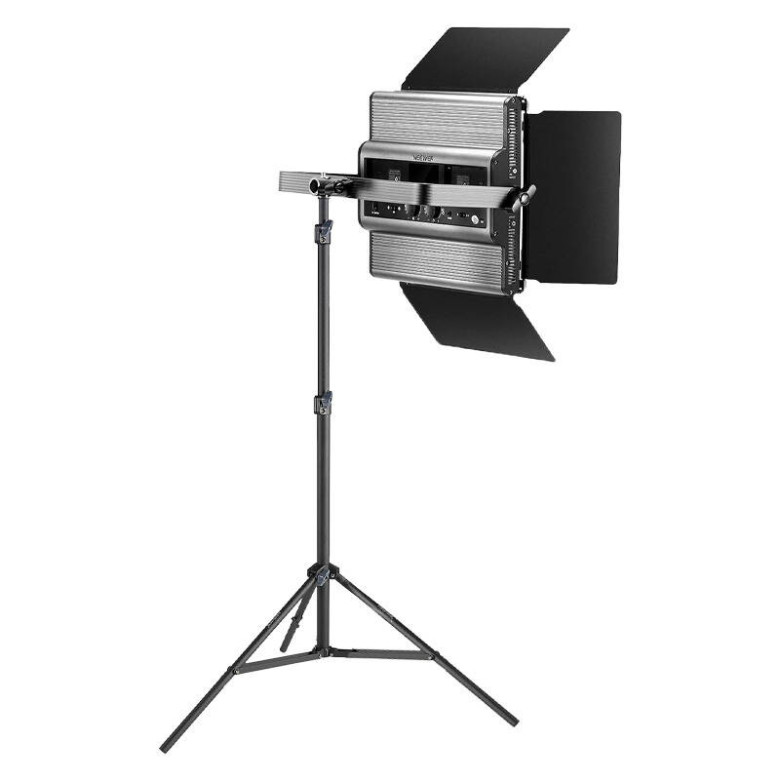 Kit Neewer RGB1200 LED two lamps 60W 2500-8500K + tripods + barndoors Kit Neewer RGB1200 LED two lamps 60W 2500-8500K + tripods + barndoors