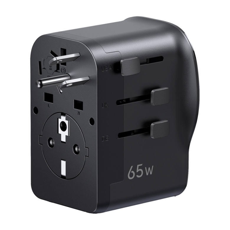 Universal Travel Adapter Ugreen S550, 2x USB-C, 1x USB-A, 65W