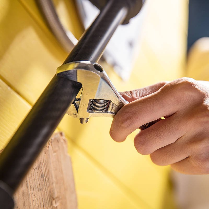 Deli Tools kulcs használat közben