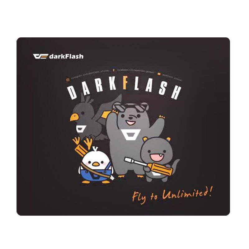 Darkflash Gaming Egérpad az asztalon