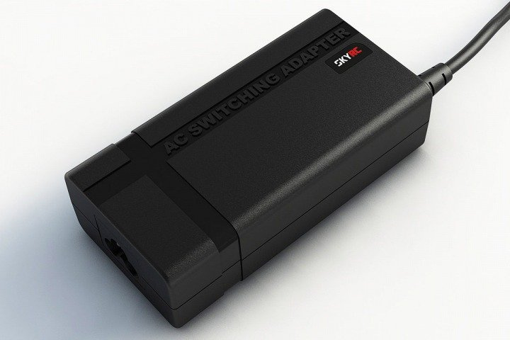 SkyRC hálózati adapter